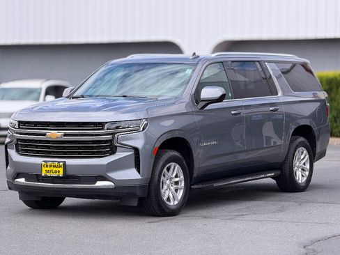 Used 2021 Chevrolet Suburban LT AWD/4WD image 18