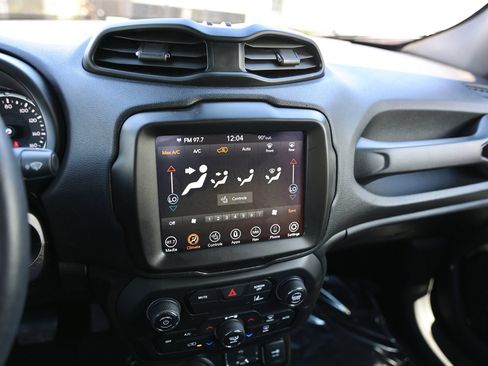Used 2022 Jeep Renegade Altitude w/ Convenience Group AWD/4WD image 22