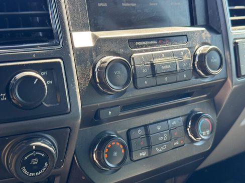 Used 2018 Ford F150 XLT w/ Equipment Group 302A Luxury RWD image 35
