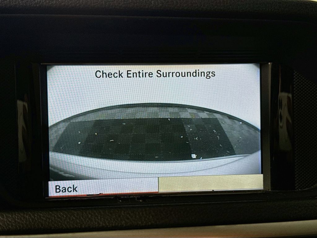 Used 2010 Mercedes-Benz E 550 Sedan image 14