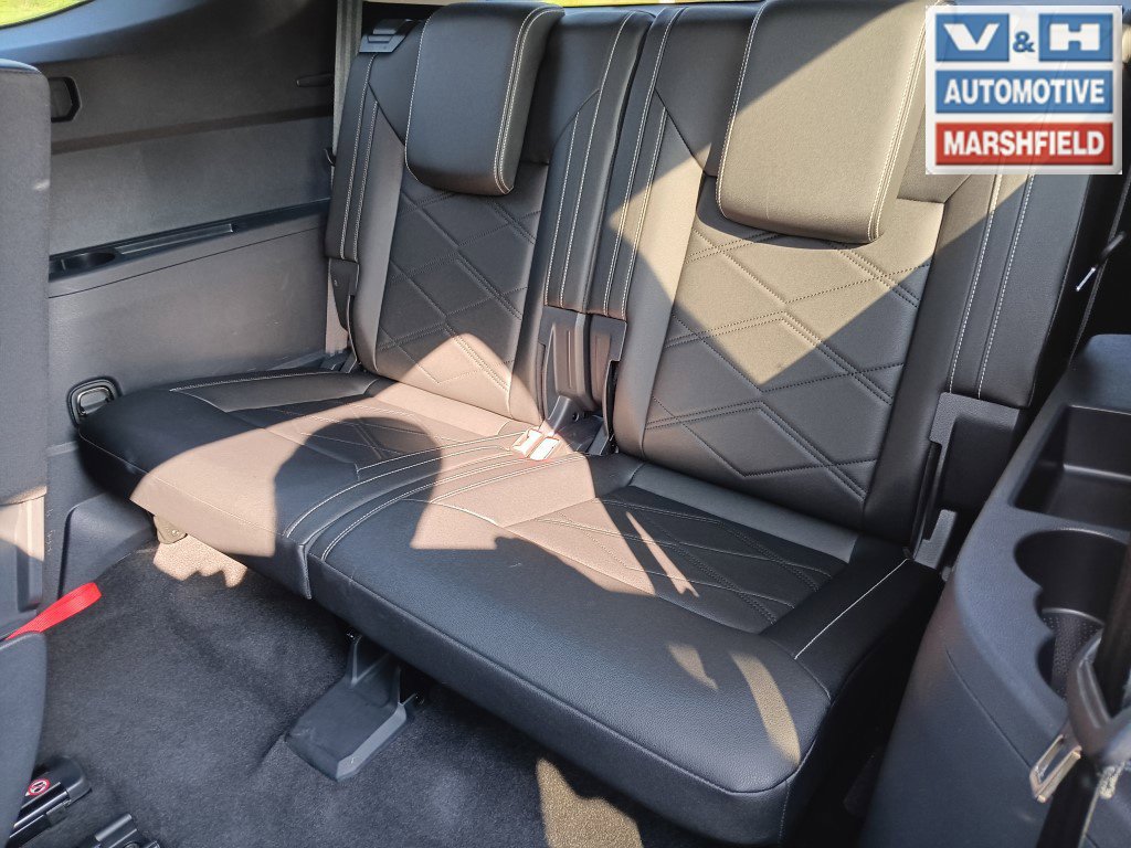 Used 2025 Volkswagen Atlas SE AWD/4WD image 31