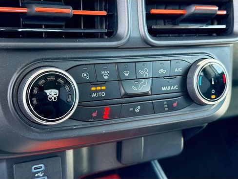 Certified 2024 Ford Maverick XLT w/ XLT Luxury Package image 17