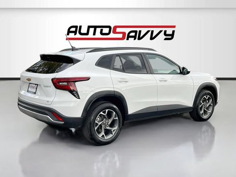 Used 2026 Chevrolet Trax LT FWD image 7