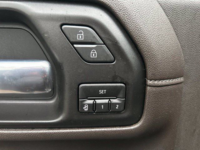 Used 2020 GMC Sierra 2500 Denali w/ Denali Ultimate Package AWD/4WD image 24