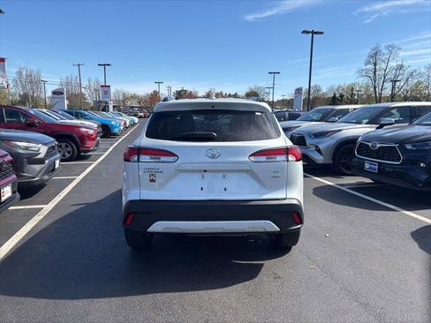 Certified 2023 Toyota Corolla Cross LE AWD/4WD image 5