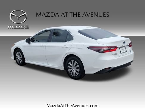 Used 2023 Toyota Camry LE image 5