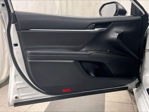 Used 2022 Toyota Camry LE w/ Cold Weather Package image 9