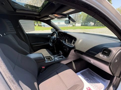 Used 2019 Dodge Charger SXT RWD image 10