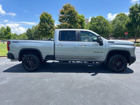 Used 2025 Chevrolet Silverado 2500 LT w/ Trail Boss Package AWD/4WD image 10