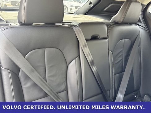 Certified 2023 Volvo XC40 B4 Plus image 32