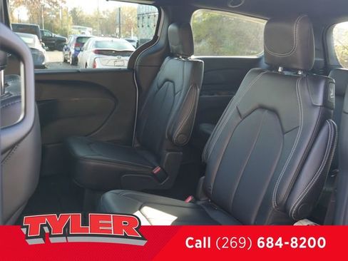 New 2026 Chrysler Pacifica Select image 41