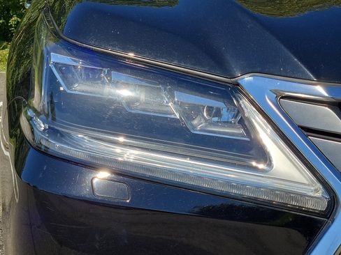 Certified 2019 Lexus LX 570 4WD image 10