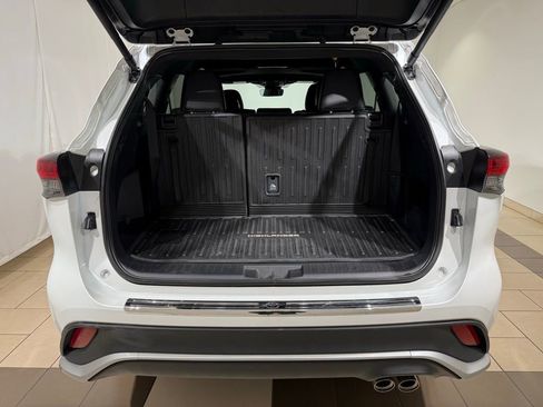 Certified 2024 Toyota Highlander XSE AWD/4WD image 11