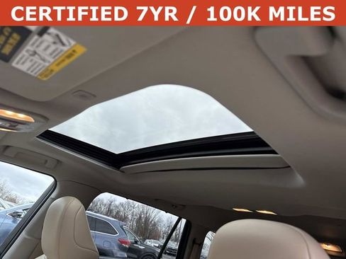 Used 2023 Toyota Highlander XLE image 16