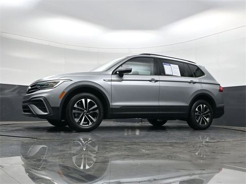 Used 2023 Volkswagen Tiguan S image 37
