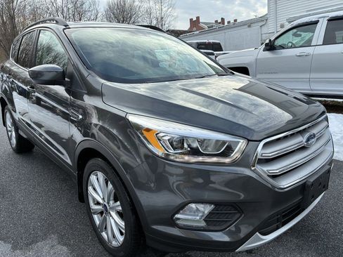 Used 2019 Ford Escape SEL image 3