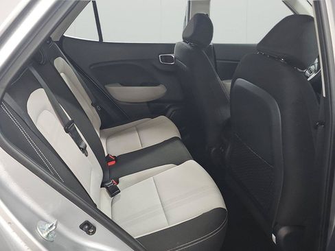 Certified 2025 Hyundai Venue SEL FWD image 13