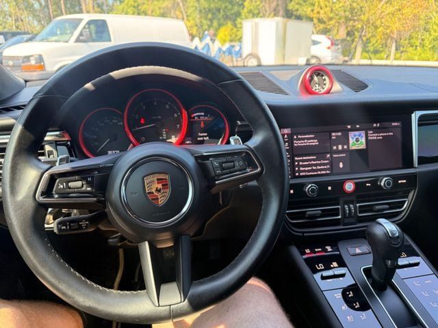Used 2024 Porsche Macan AWD/4WD image 2