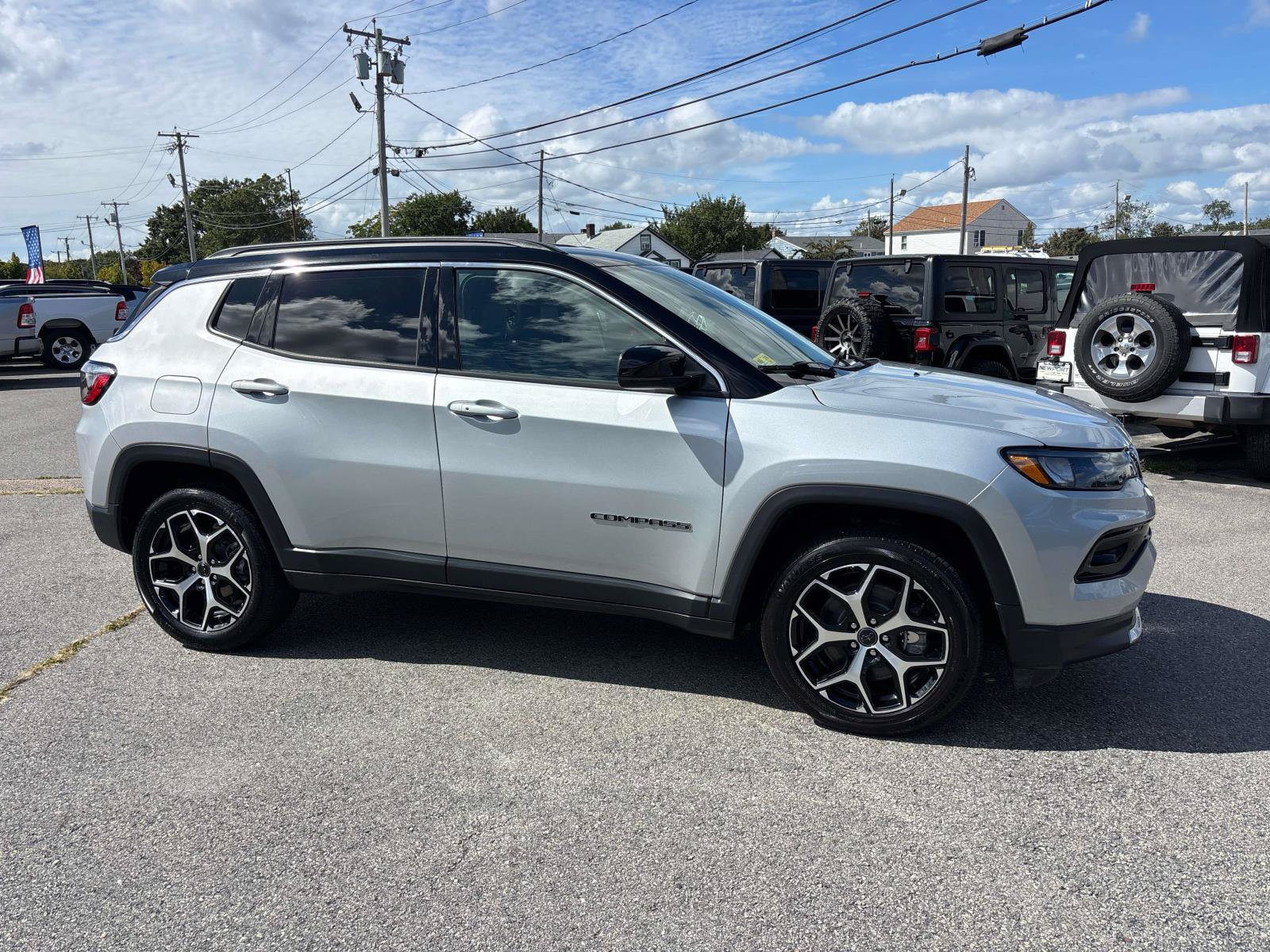 Certified 2025 Jeep Compass Limited AWD/4WD image 2