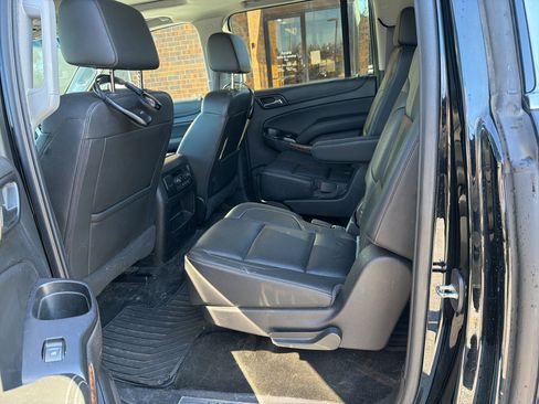 Used 2017 Chevrolet Suburban Premier image 7