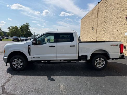 Used 2026 Ford F250 XLT AWD/4WD image 2