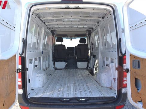 Used 2016 Mercedes-Benz Sprinter 2500 image 25