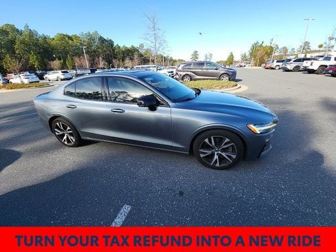 Used 2019 Volvo S60 T6 R-Design image 15