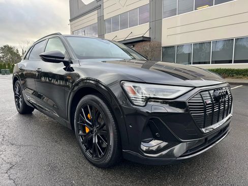 Used 2022 Audi e-tron Chronos w/ Chronos Package image 2