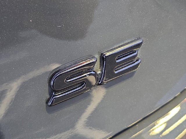 Used 2025 Toyota Camry SE w/ Convenience Package FWD image 9