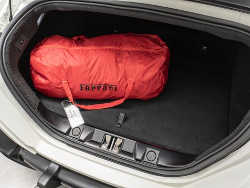 Used 2022 Ferrari Roma RWD image 19