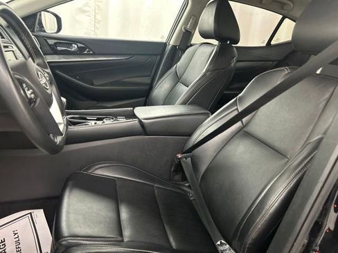 Used 2023 Nissan Maxima SL FWD image 9