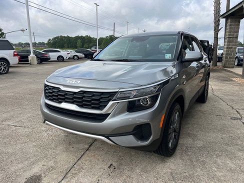 Used 2022 Kia Seltos LX image 12