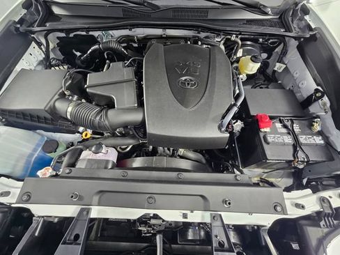 Used 2023 Toyota Tacoma SR5 w/ Technology Package RWD image 13