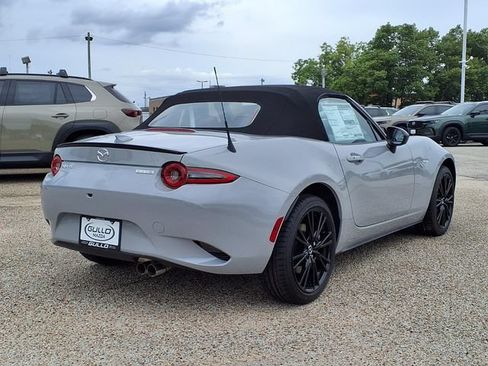 New 2026 MAZDA MX-5 Miata Club w/ Interior Package RWD image 2