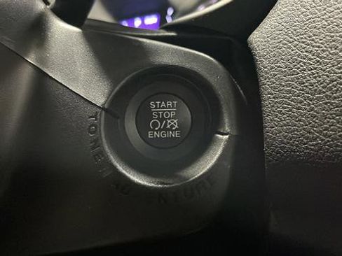 Used 2018 Jeep Renegade Altitude FWD image 22