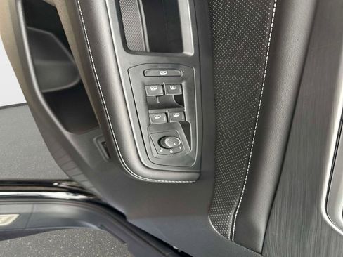 New 2026 Volkswagen Atlas Cross Sport SE image 19