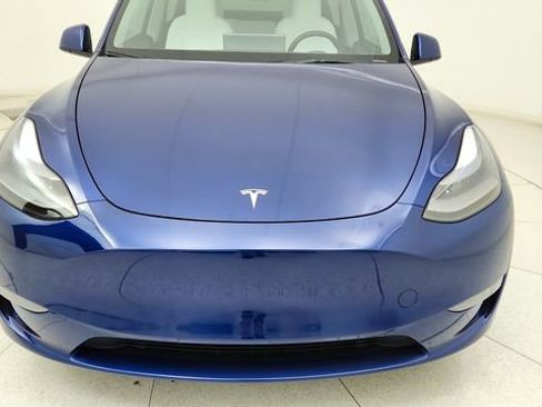 Used 2024 Tesla Model Y Performance AWD/4WD image 9