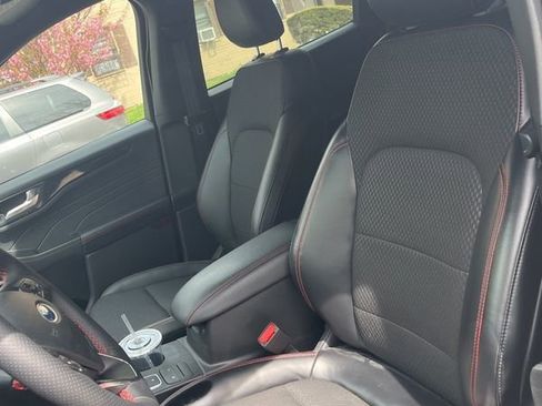 Used 2025 Ford Escape ST-Line AWD/4WD image 4
