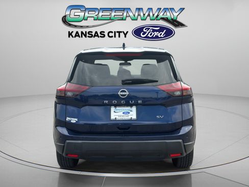 Used 2024 Nissan Rogue SV FWD image 6