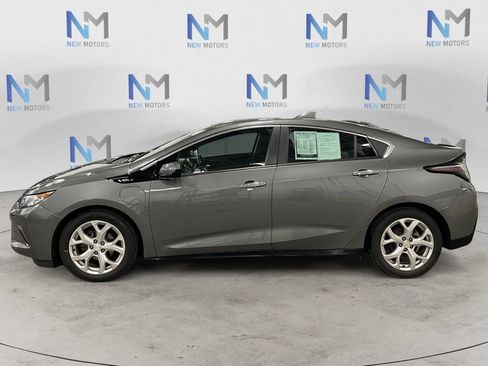 Used 2017 Chevrolet Volt Premier FWD image 2