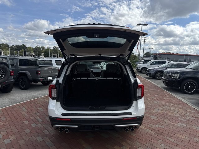 Used 2025 Ford Explorer Platinum w/ Ultimate Package AWD/4WD image 29