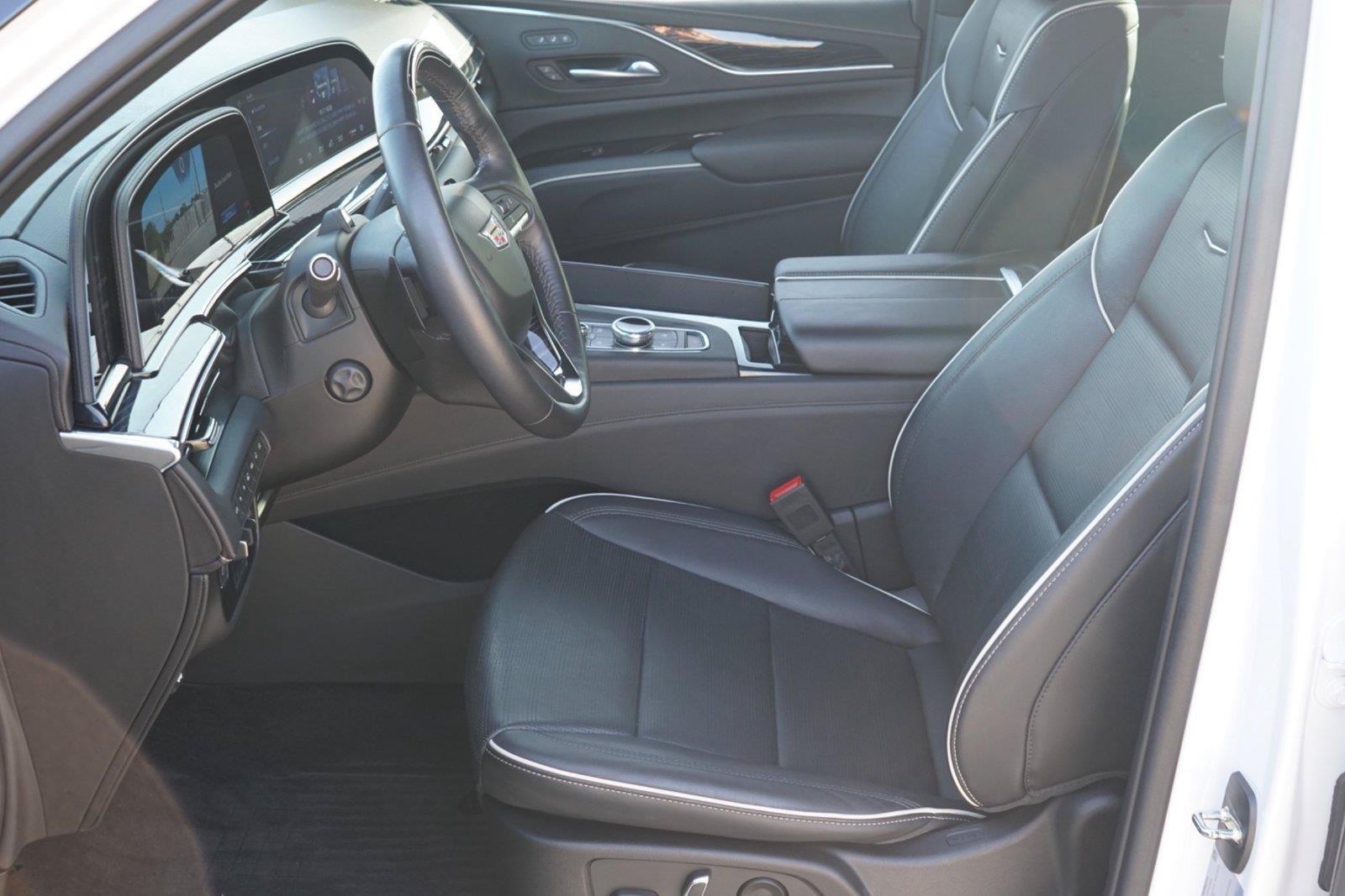 Used 2023 Cadillac Escalade Sport w/ LPO, ONYX Package AWD/4WD image 10