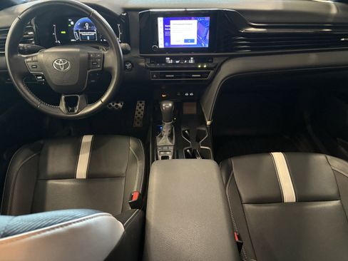 Certified 2025 Toyota Camry SE image 9