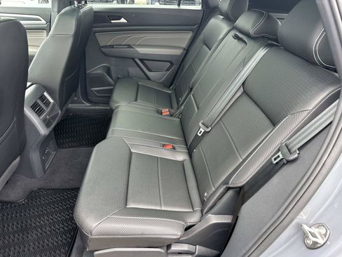 Used 2023 Volkswagen Atlas Cross Sport SEL R-Line AWD/4WD image 11