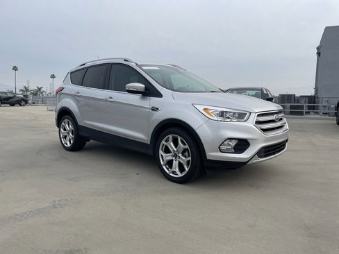 Used 2019 Ford Escape Titanium image 1