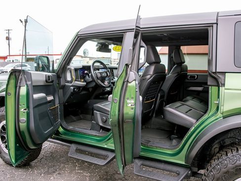 Used 2023 Ford Bronco Badlands image 8