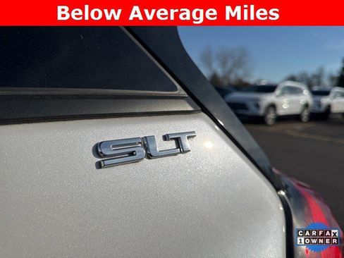 Used 2021 GMC Terrain SLT image 2