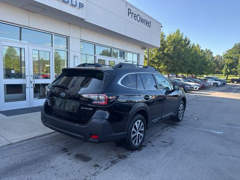 Used 2024 Subaru Outback Premium AWD/4WD image 3