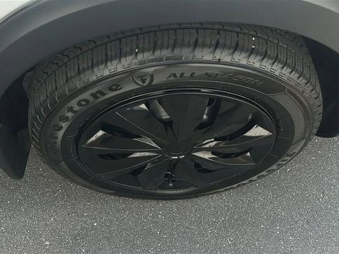 Used 2019 Nissan Kicks S FWD image 17