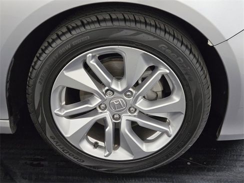 Used 2019 Honda Accord LX image 9